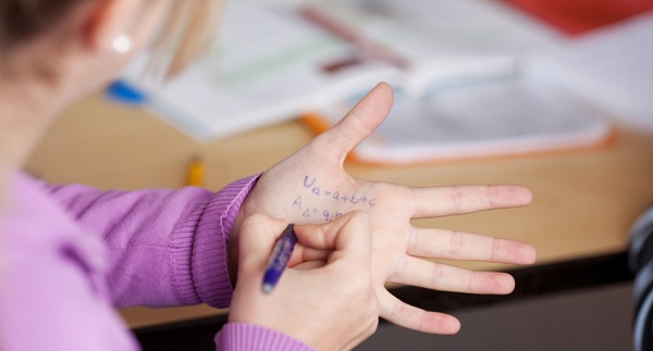 Re Note Hand write-notes-in-hand - Hybrid.co.id