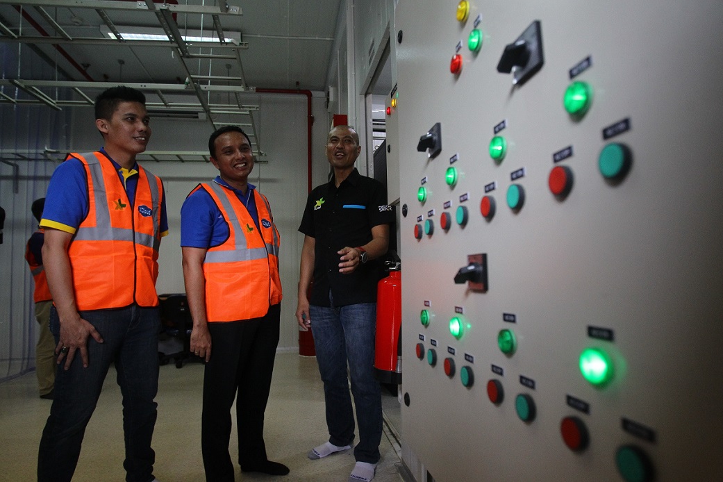 XL resmikan data center di balikpapan / XL