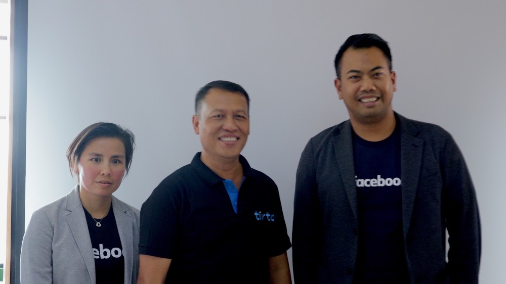 (kiri ke kanan; Alice Budisatrijo, News Partnership Lead - Facebook Indonesia; Sapto Anggoro - Pendiri Tirto.id; Ruben Hattari, Public Policy Lead – Facebook Indonesia