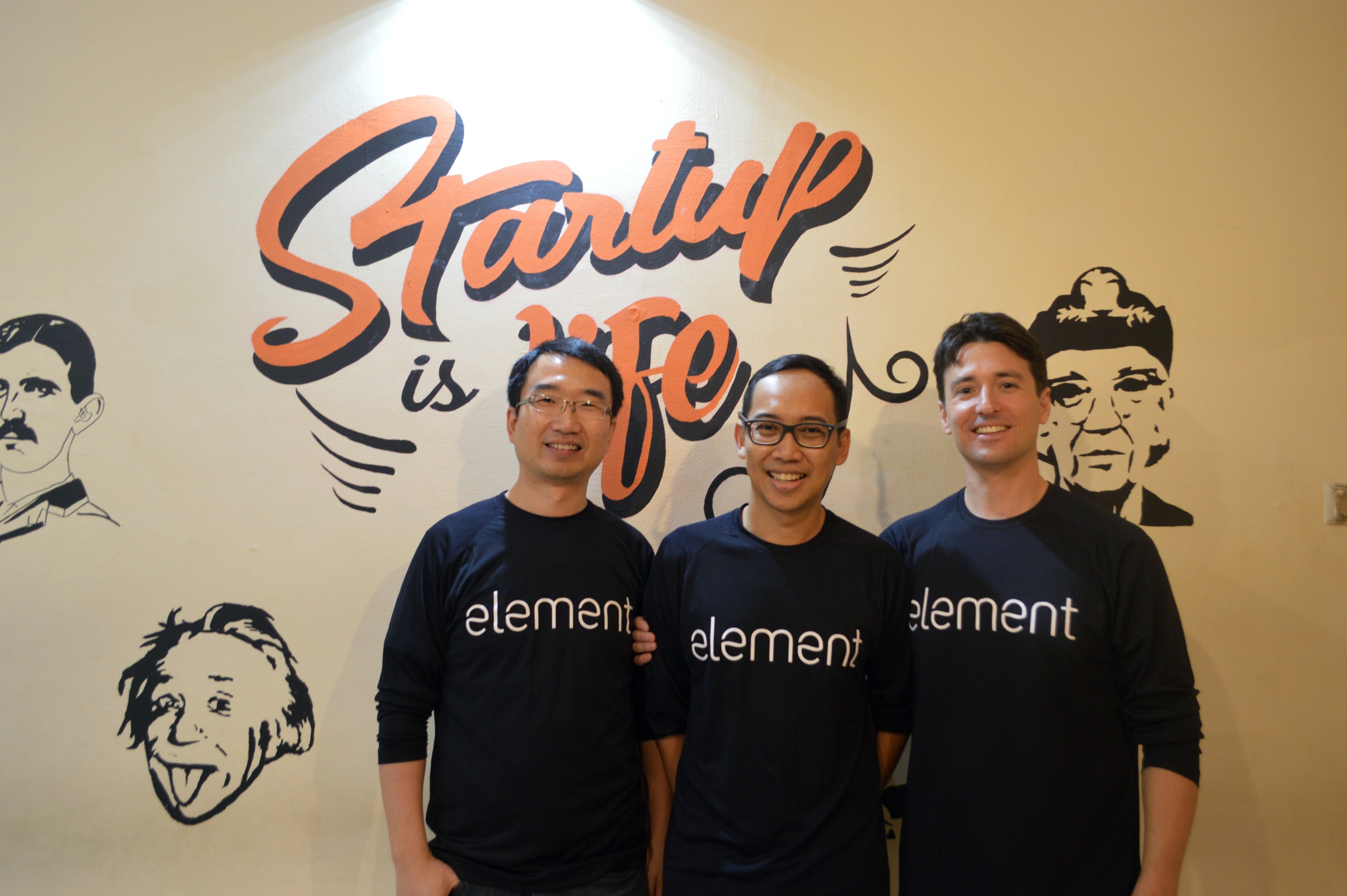 (le-ri) Yang Wang (CTO), Rizki Suluh Adi (Head of Indonesia), and Adam Perold (CEO) in #SelasaStartup / DailySocial