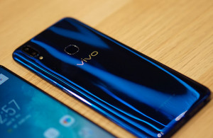 vivo-v9-tampil-ekspresif-dalam-balutan-warna-biru-3