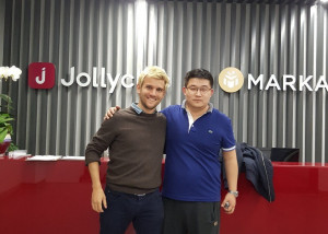 Managing Director Jollychic Indonesia Bastian Purrer dan VP Commercial Jollychic Zhang Yun di kantor pusat Jollychic di Hangzhou, Tiongkok / Jollychic