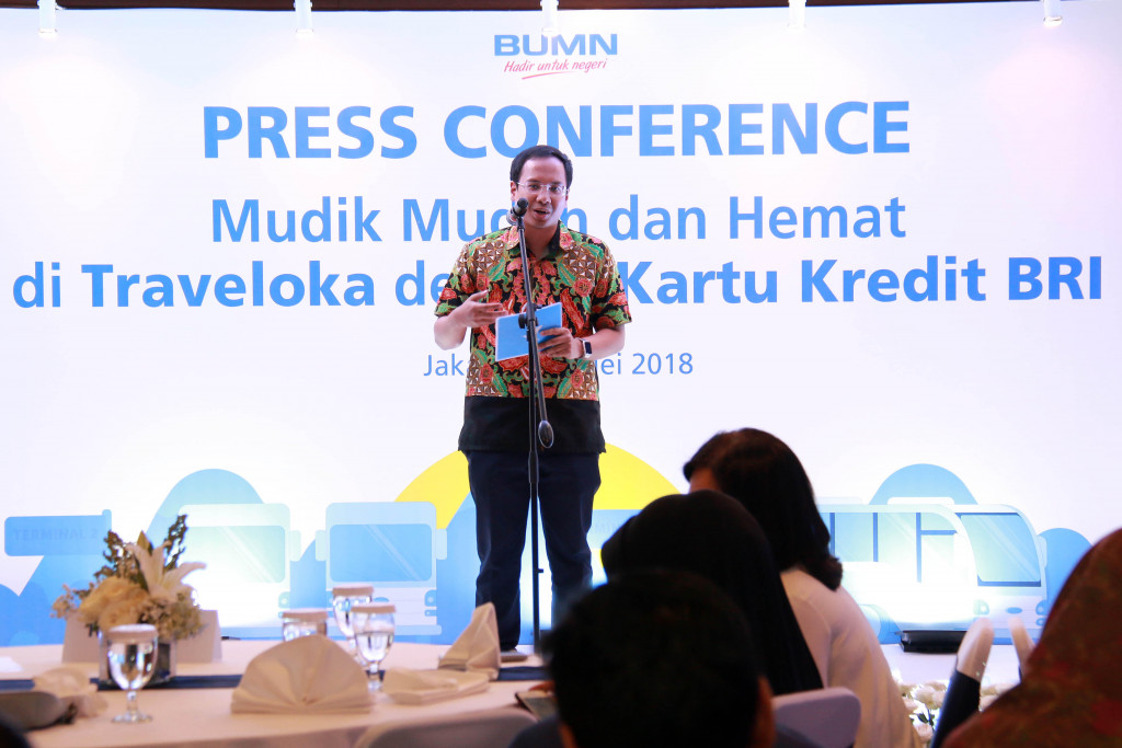 CMO Traveloka Dannis Muhammad saat presentasi di konferensi pers antara Traveloka dengan Bank BRI / Traveloka