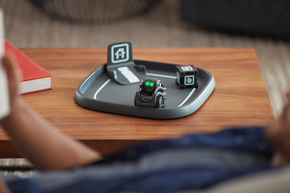 Anki Vector Adalah Robot Mungil yang Mandiri dan Penuh Kepribadian ...