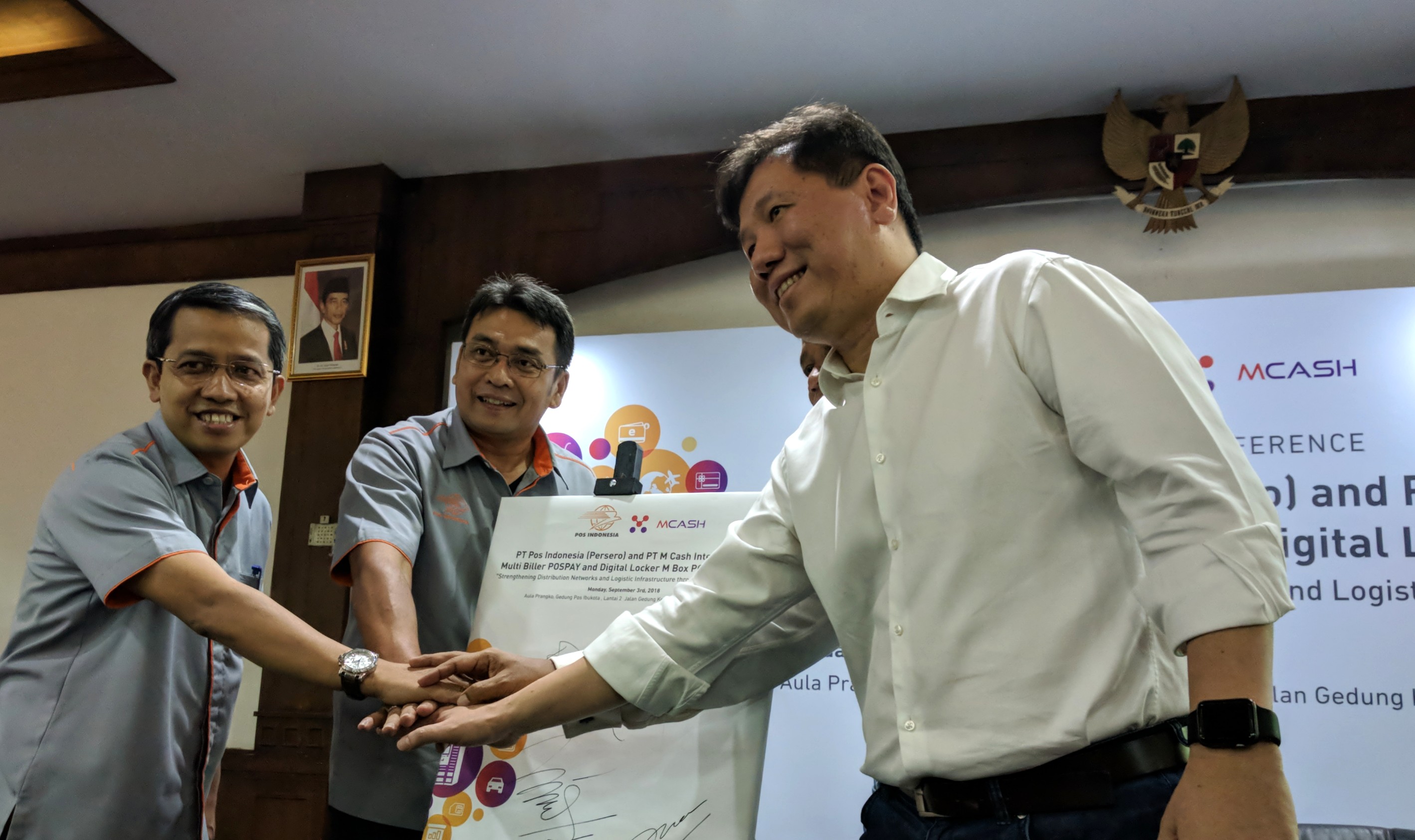 Kolaborasi antara Pos Indonesia dan MCASH untuk distribusi produk digital melalui Pospay dan layanan loker digital M Box Pos