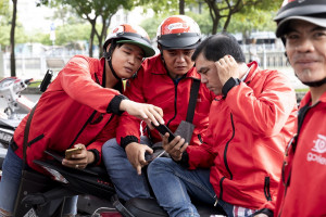 Hanoi menjadi kota ekspansi kedua Go-Viet, anak perusahaan Go-Jek di Vietnam. Go-Viet diklaim sudah diunduh 1,5 juta kali sejak beroperasi di Ho Chi Minh