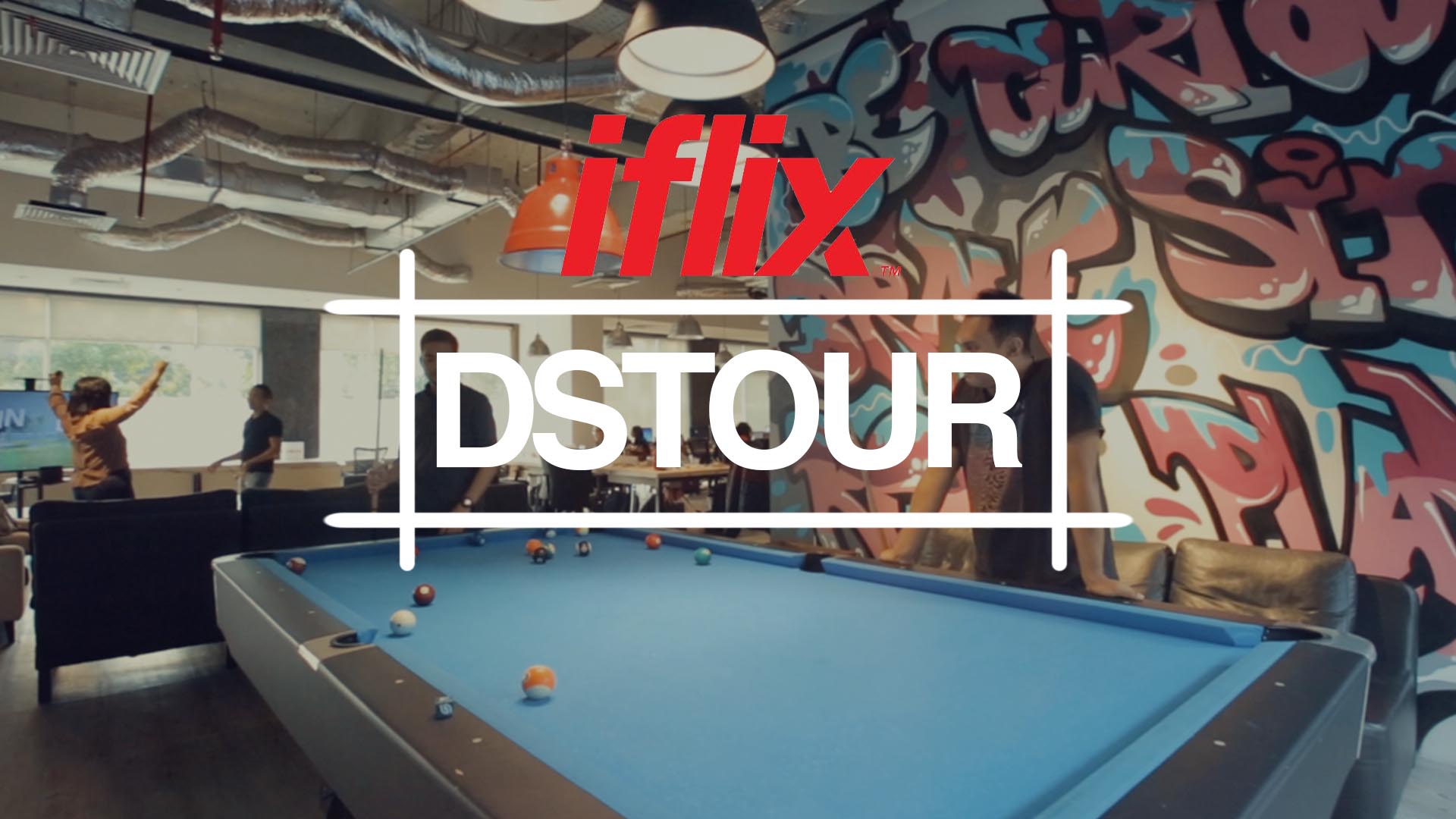 DStour mengunjungi kantor iflix Indonesia. Kantor ini memanfaatkan ruangan studio untuk tempat bekerja, berkolaborasi, dan bermain