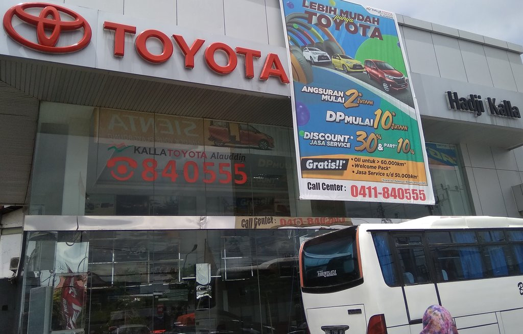 Aplikasi Kalla Toyota masih dalam versi beta, diluncurkan Q2 2019. Di tahap awal berfungsi sebagai platform reservasi servis dan kebutuhan darurat