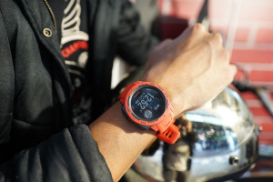 garmin-instinct-jam-tangan-gps-yang-tangguh