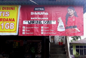 Bukalapak sediakan fitur scan QR untuk transaksi di warung kelontong. Mengubah agen bukalapak menjadi mitra bukalapak karena perluasan layanan dan teknologi