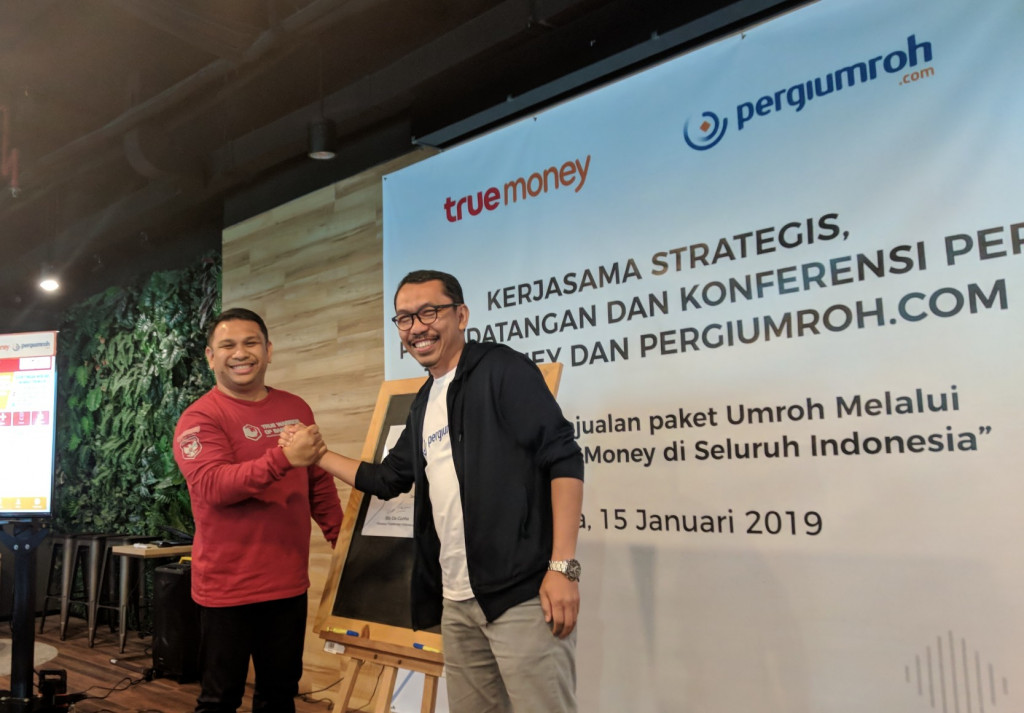 TrueMoney bekerja sama dengan marketplace Pergiumroh untuk penjualan paket perjalanan umroh lewat 16 ribu agen toko TrueMoney yang tersebar di Indonesia