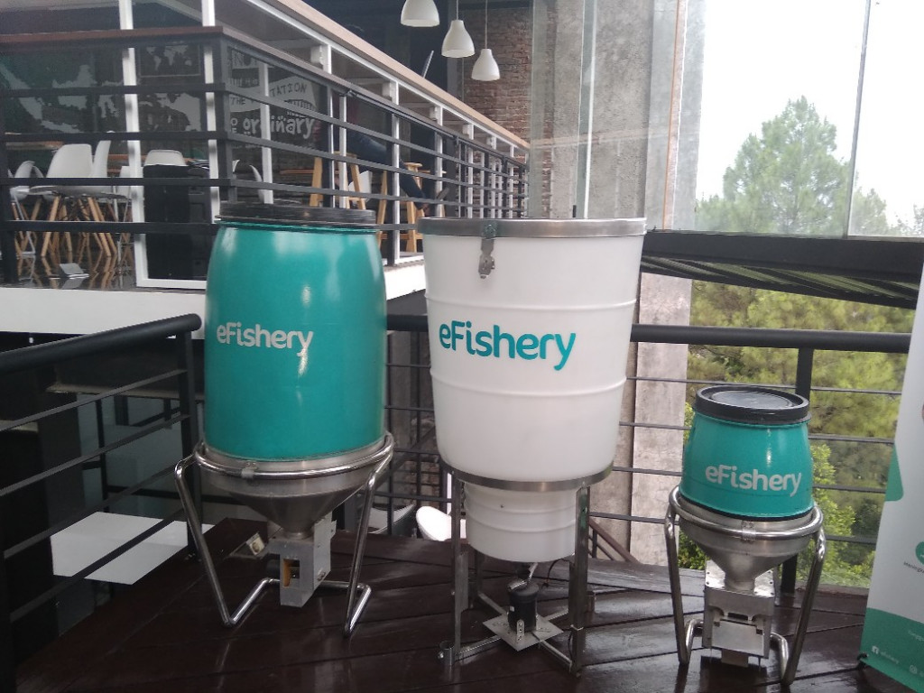 eFishery siap mengembangkan ekosistem petani dalam aplikasi, menambah produksi "smart feeder" menjadi 300-500 per bulan