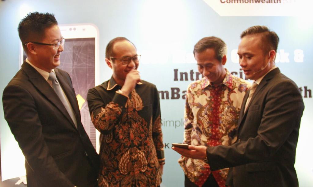 Bank Commonwealth Indonesia meluncurkan aplikasi manajemen investasi Commbank Smartwealth untuk nasabah prioritas yang dilengkapi fitur robo advisory
