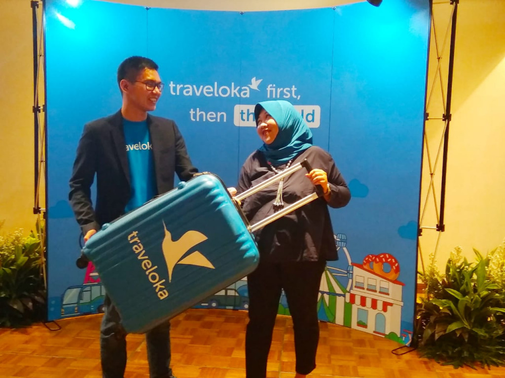 Sebagai "discovery platform", Traveloka memiliki vertikal bisnis transportasi, akomodasi, dan "experience"