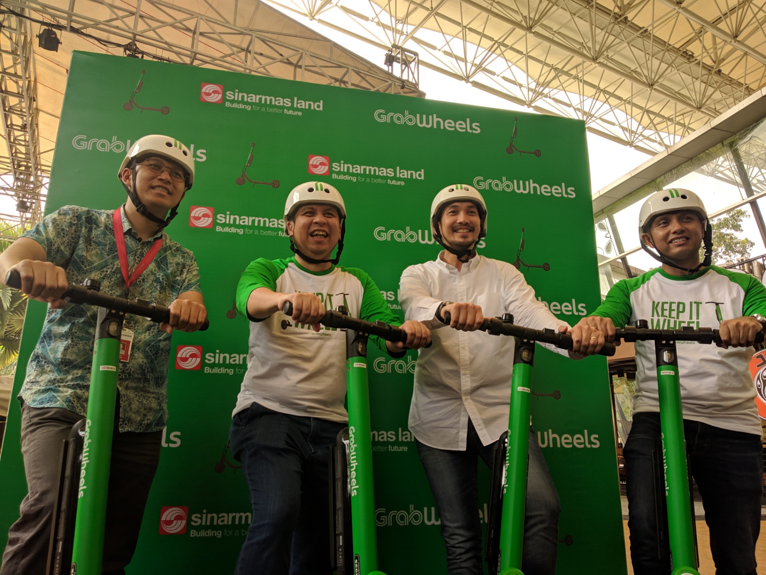 Implementasi GrabWheels akan digulirkan ke komplek perkantoran, stasiun, kampus, hingga obyek wisata