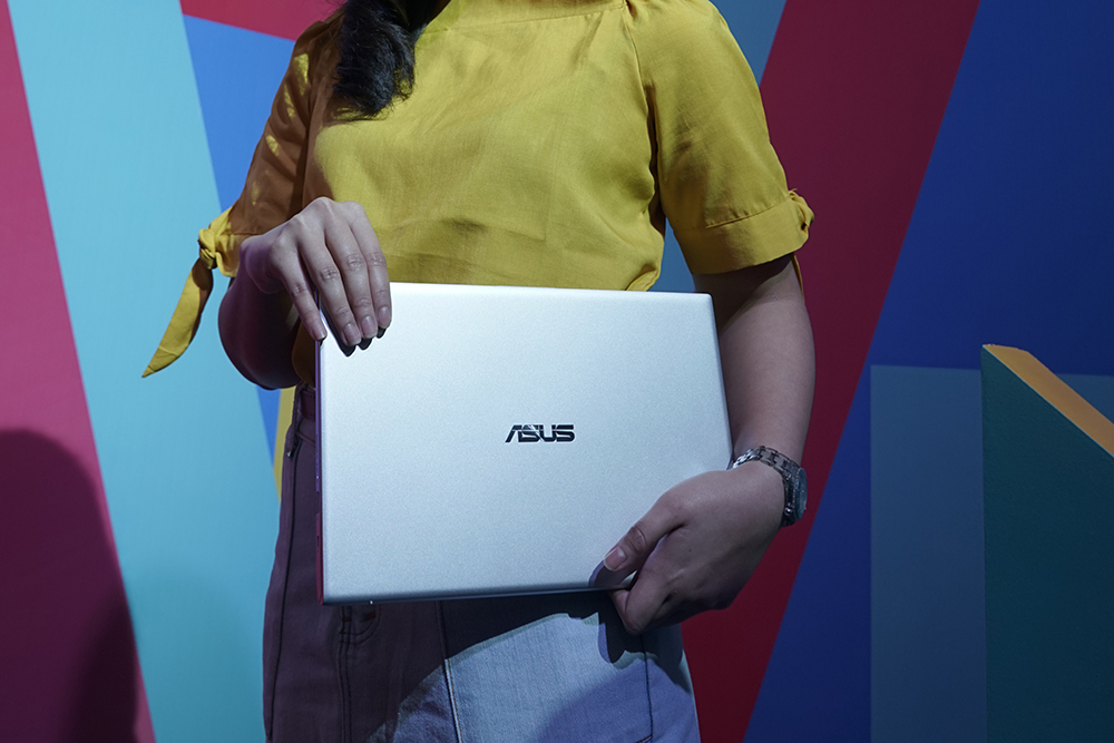 asus-luncurkan-laptop-ringkas-vivobook-ultra-a412-dan-k403