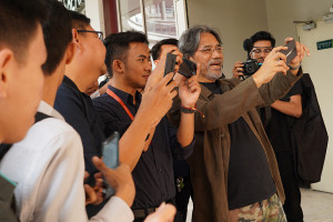 Penjualan-Perdana-OPPO-Reno-10x-Zoom-2