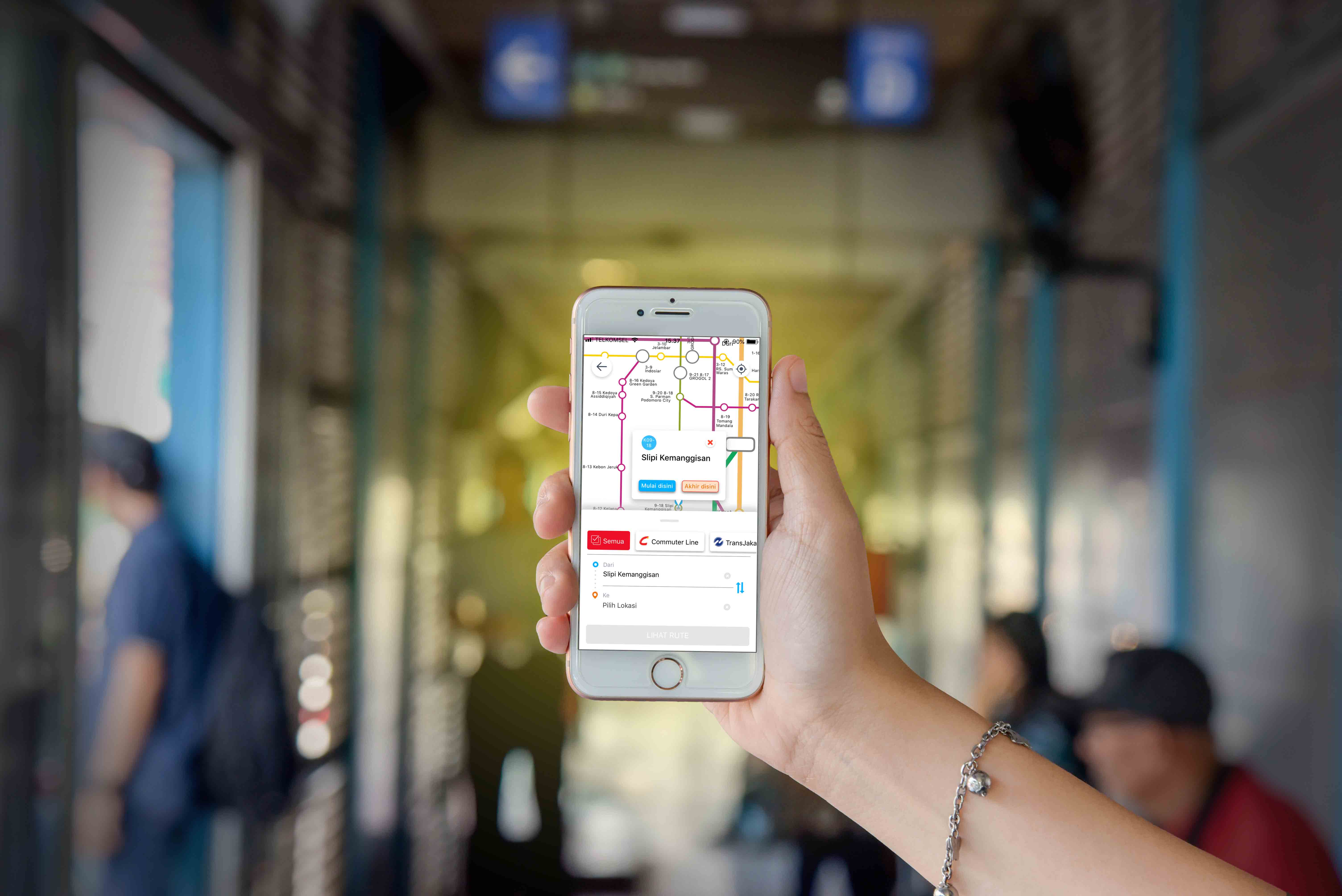 Berkat fitur baru Cari Rute, pengguna Cari Aja dapat mencari rute MRT, Transjakarta, Commuter Line, hingga kereta bandara.
