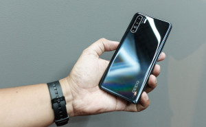 OPPO-Reno3-Ultra-Dark-Mode