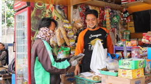 Juragan Warung Pintar kini masuk sebagai merchant GrabMart untuk mempermudah konsumen Grab belanja kebutuhan harian melalui warung di dalam aplikasi Grab