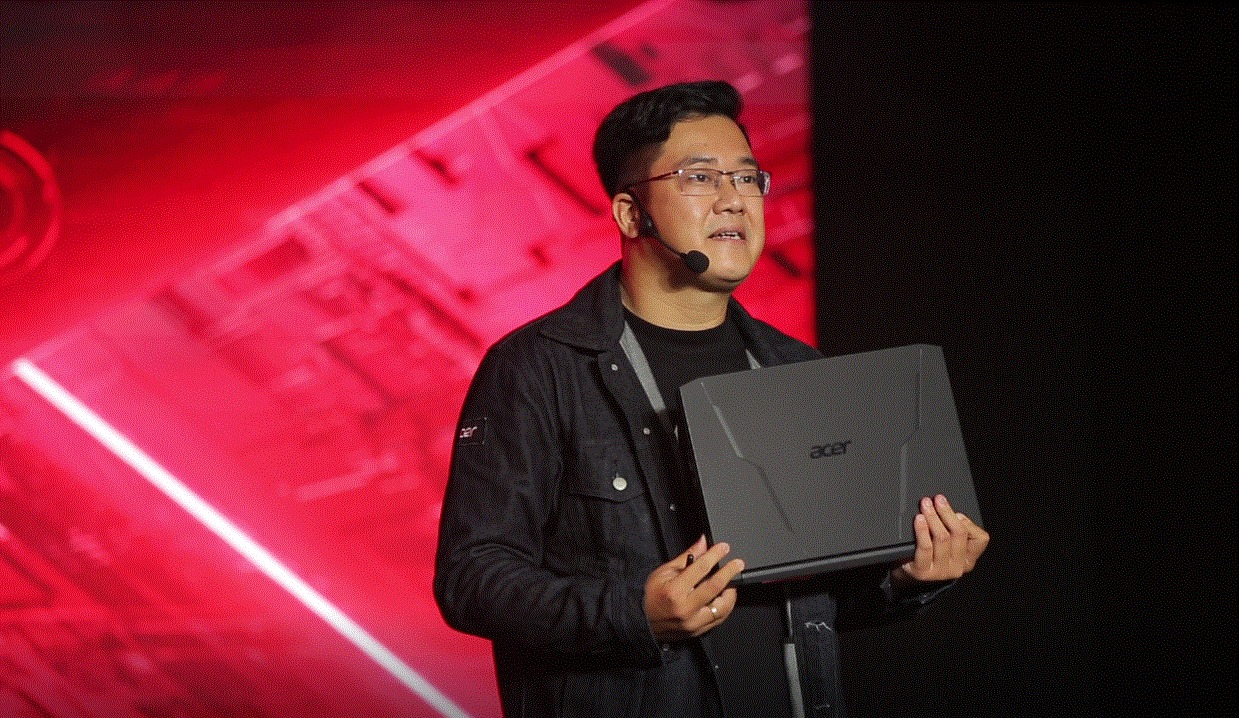 Pak Andreas Lesmana dengan Nitro 5 Intel Gen 11 (1)