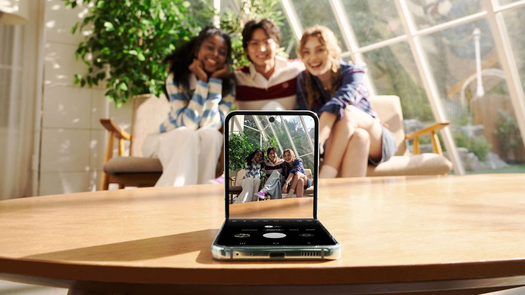 Samsung Galaxy Z Flip5 untuk buat konten tanpa ribet