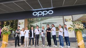 oppo-resmi-membuka-premium-outlet-di-erajaya-digital-complex-pik-2