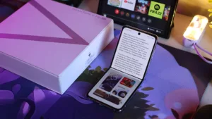 Layar | Review Tecno Phantom V Flip 5G