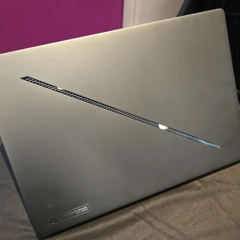 Laptop baru ASUS AI