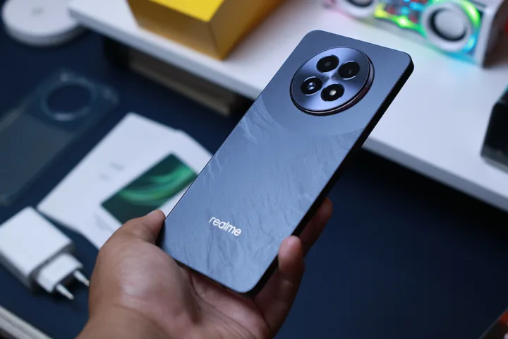 Review-Realme-13-5G-Tonjolkan-Performa-Gaming,-Kamera-Perlu-Perhatian