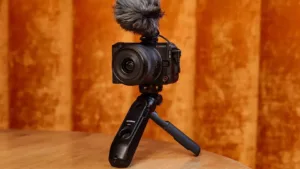 Canon-Umumkan-EOS-R50-V,-Kemampuan-Videonya-Ditingkatkan-dengan-4K-60fps