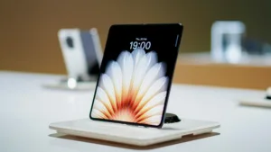 Desain-Smartphone-Foldable-Paling-Tipis