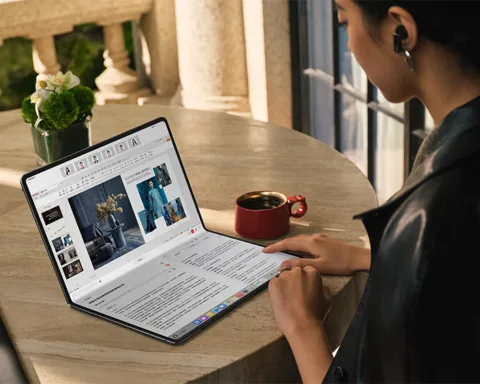 Huawei-MateBook-Fold-Ultimate-Design-Diperkenalkan,-Laptop-Layar-Lipat-18-Inci-yang-Bisa-Dilipat-Jadi-13-Inci