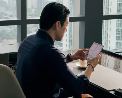 OPPO Find N5 - Bisnis