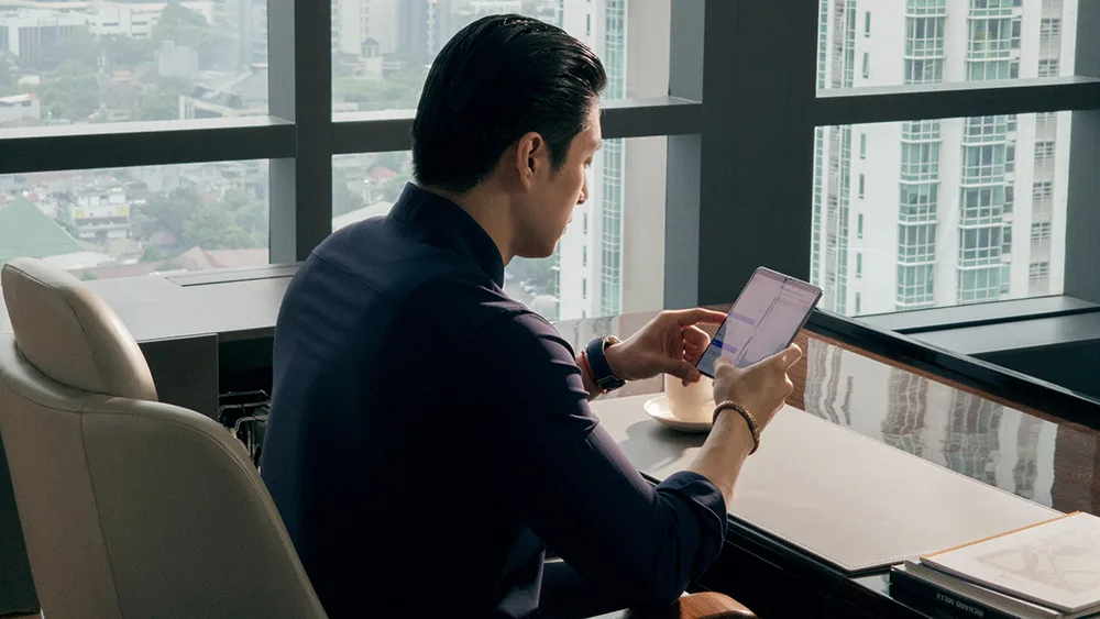 OPPO Find N5 - Bisnis