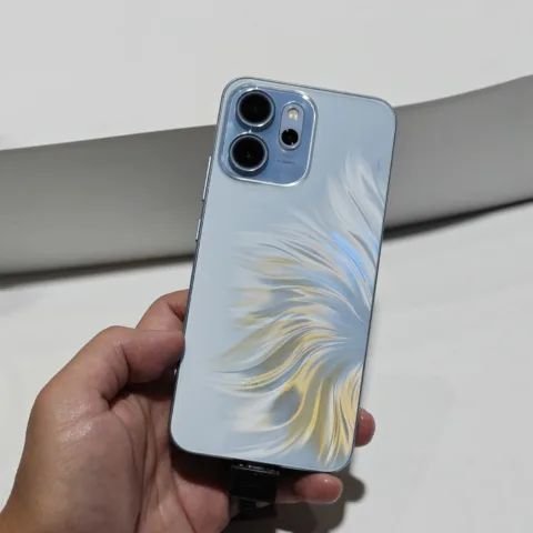 Desain OPPO Reno14