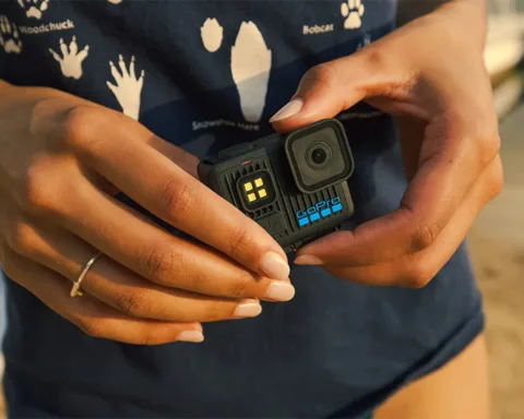 GoPro-Lit-Hero-Adalah-Action-Camera-Mini-dengan-LED-Light-Bawaan