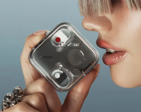 Nothing-Earbud-Ear-(3)-Hadir-dengan-Super-Mic-di-Casing-Aluminiumnya