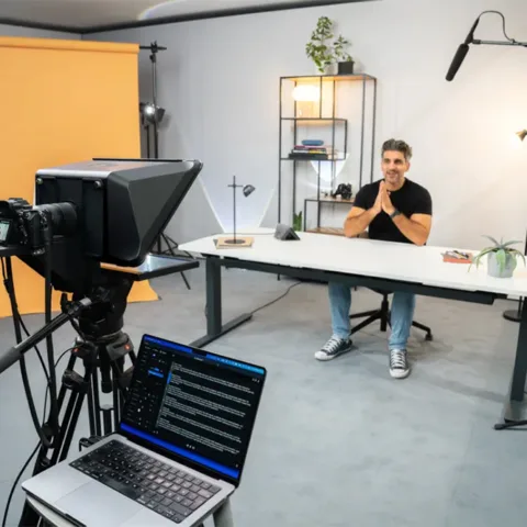 Elgato-Luncurkan-Prompter-XL,-Teleprompter-Lebih-Besar-dengan-Layar-15,6-Inci