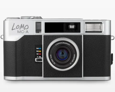 Lomography-Umumkan-Lomo-MC-A,-Kamera-Film-Analog-yang-Bisa-Diisi-Daya-Lewat-USB-C
