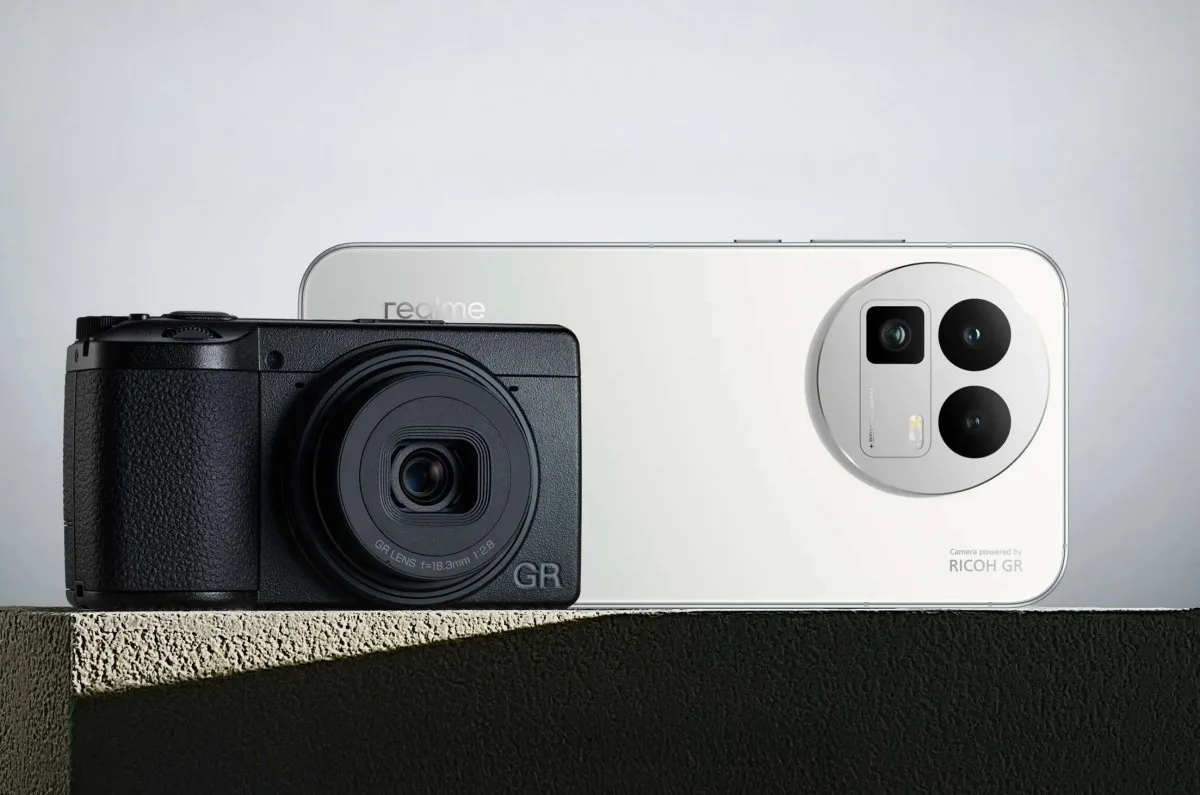 Sistem Kamera dengan Lensa Ricoh