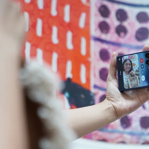 Mau Nonton Konser Cuma Galaxy Z Flip7 yang Bikin Pengalaman Kamu Lebih Praktis dan Seru