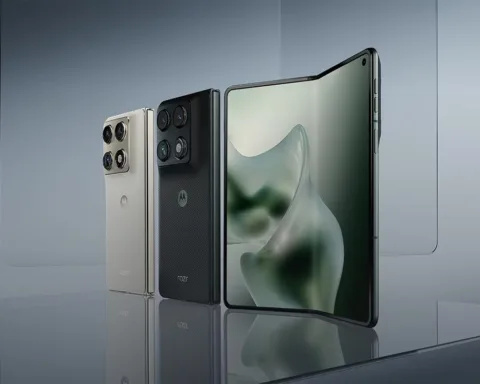 Motorola-Ungkap-Razr-Fold,-Smartphone-Foldable-Book-Style-Pertamanya-Sebagai-Penantang-Galaxy-Z-Fold7