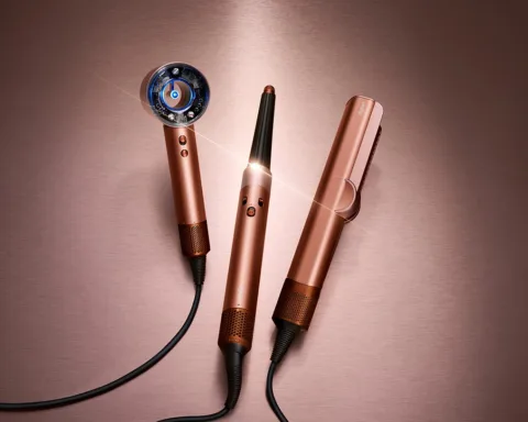 Valentine-Lebih-Istimewa-dengan-Rangkaian-Perawatan-Rambut-Amber-Silk-Dyson