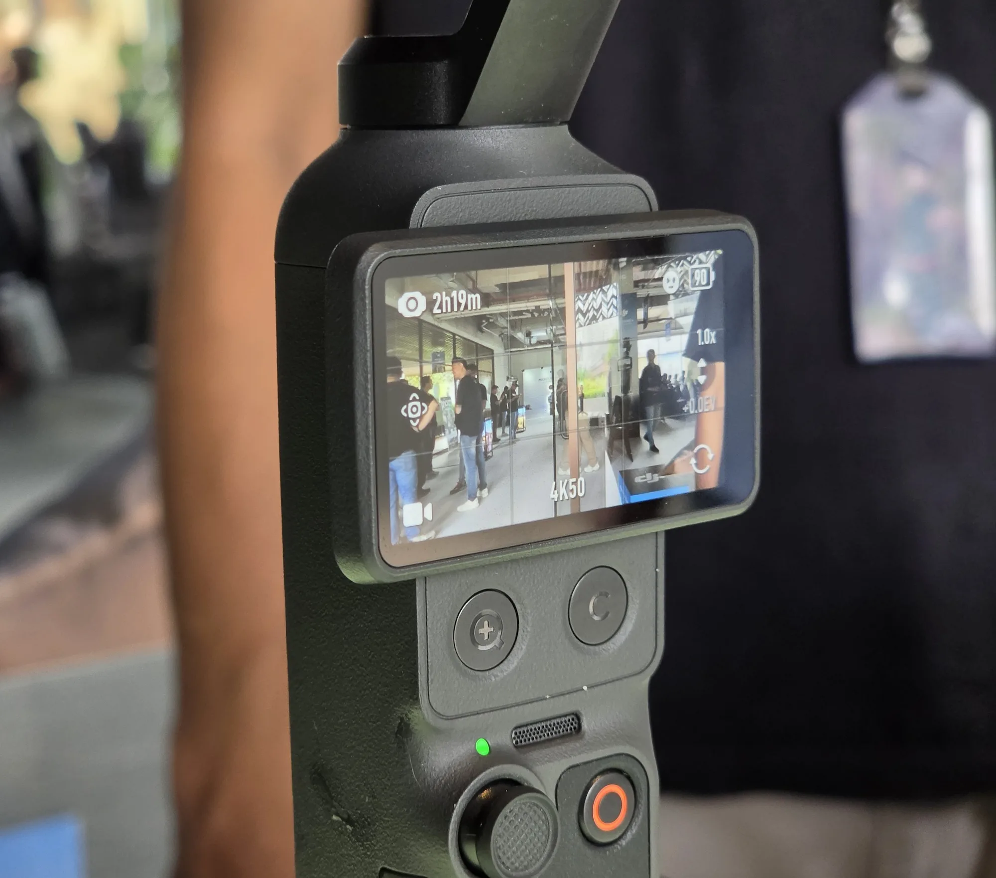 DJI Osmo Pocket 4