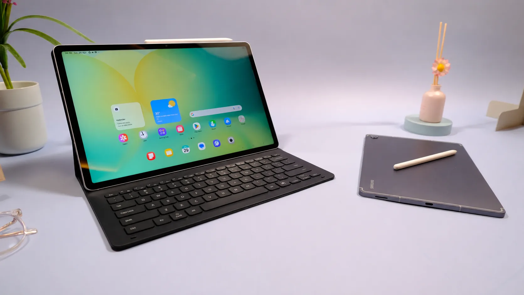 SamsungGalaxy Tab S10-FE Series siap menemani aktivitas produktif hingga hiburan sehari-hari